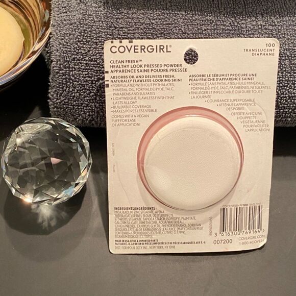 1036 Covergirl Clean Fresh Healthy Pressed Powder #100 Translucent Diaphane - Picture 2 of 3